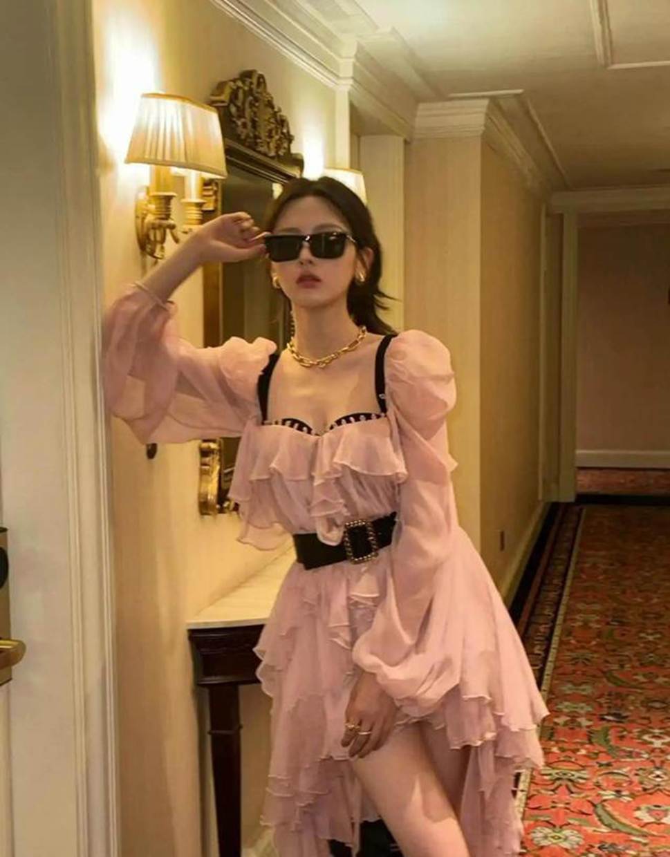 杨超越腿部肌肤竟如此细腻匀净？背后竟是这些让人意外的护理习惯